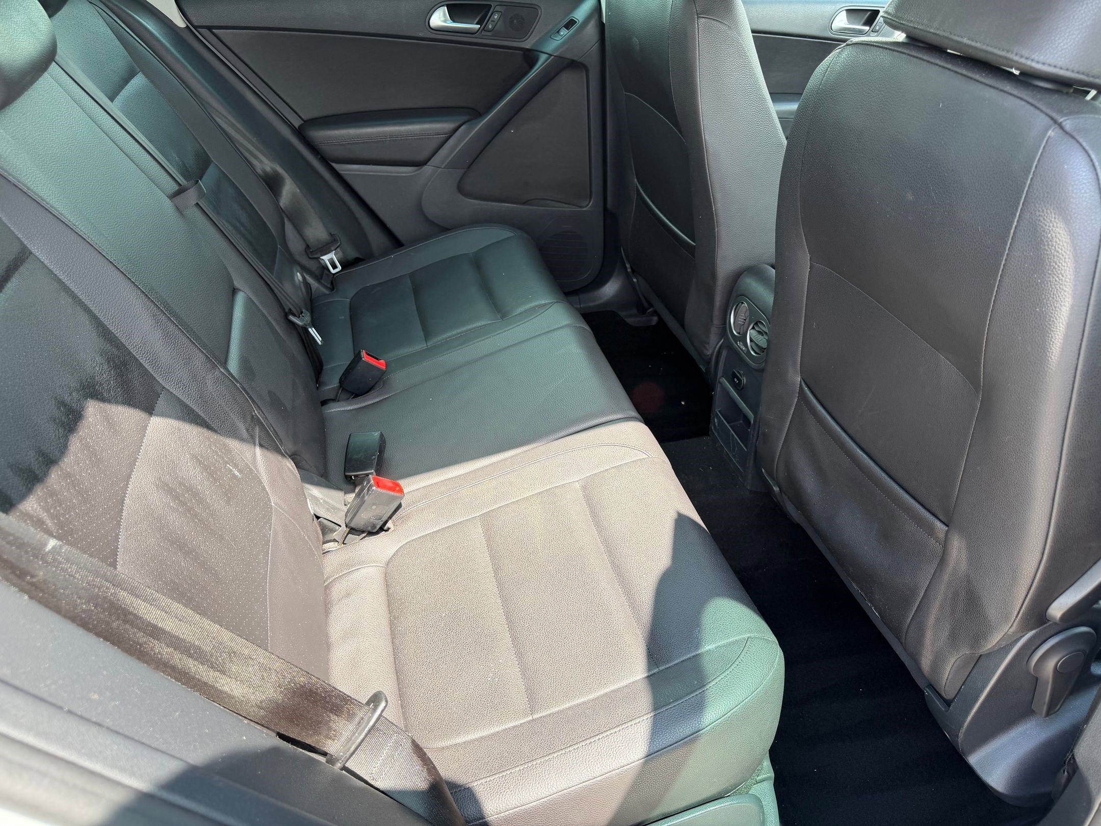 Used 2014 Volkswagen Tiguan SE FWD image 28