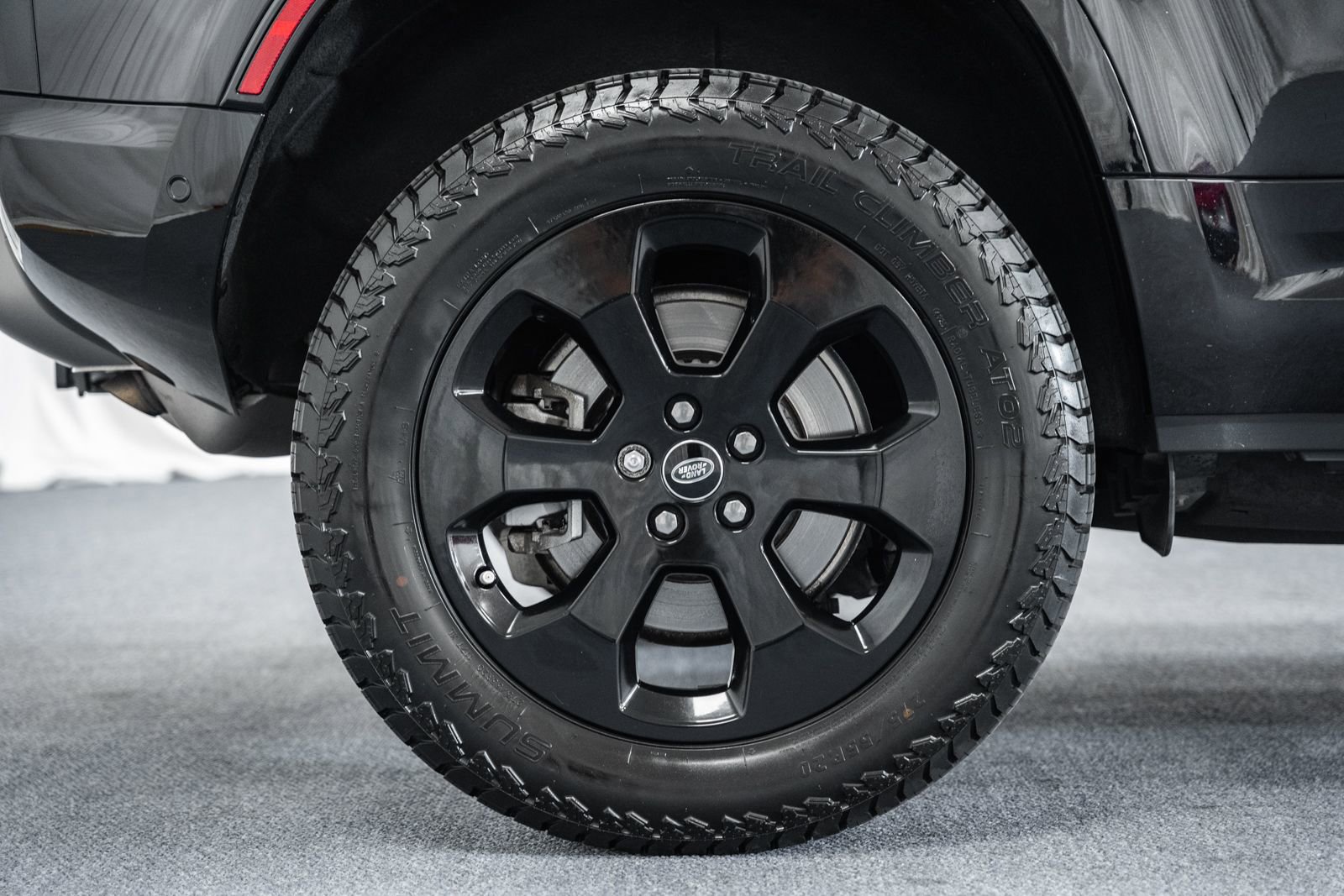 Used 2022 Land Rover Defender 110 X-Dynamic HSE AWD/4WD image 23