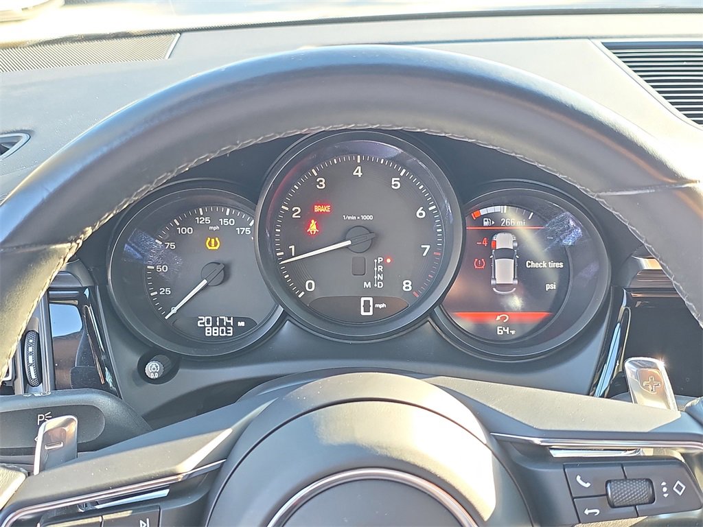 Certified 2024 Porsche Macan image 33