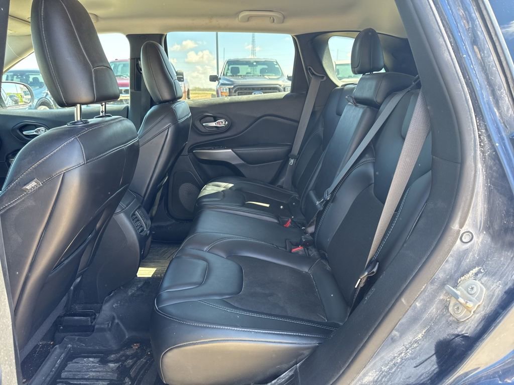 Used 2021 Jeep Cherokee Latitude Plus AWD/4WD image 11