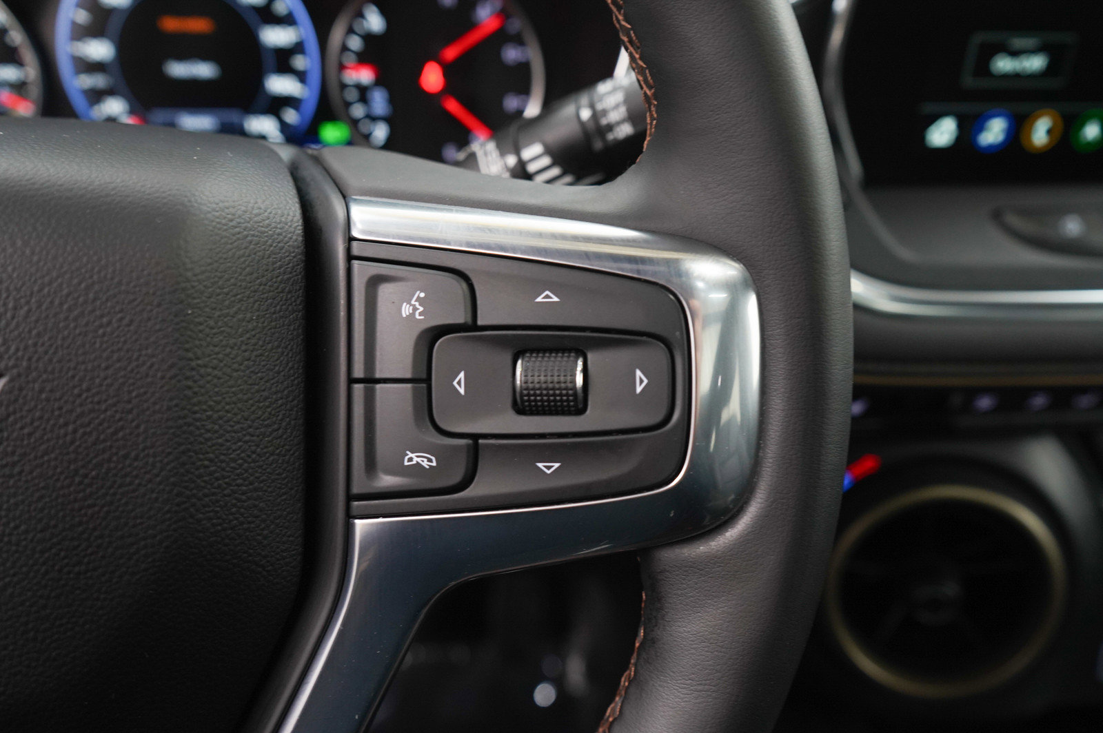 Used 2023 Chevrolet Blazer Premier w/ Driver Confidence II Package image 19