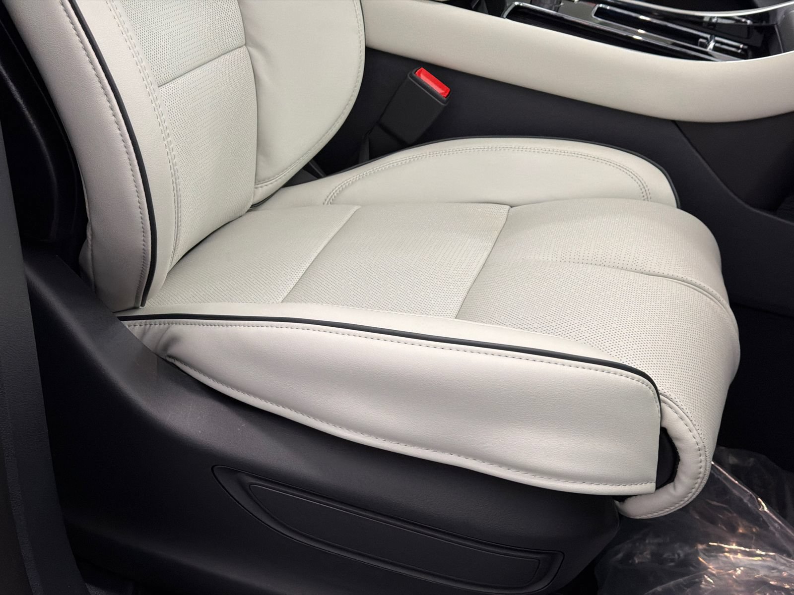 New 2026 Lincoln Aviator Black Label w/ Dynamic Handling Package AWD/4WD image 15