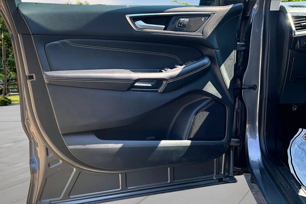 Used 2021 Ford Edge Titanium w/ Cargo Accessory Package FWD image 23