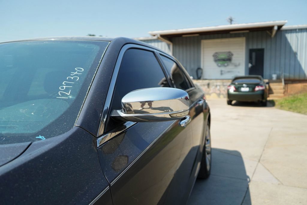 Used 2019 Chrysler 300 Limited w/ Safetytec Plus Group image 17