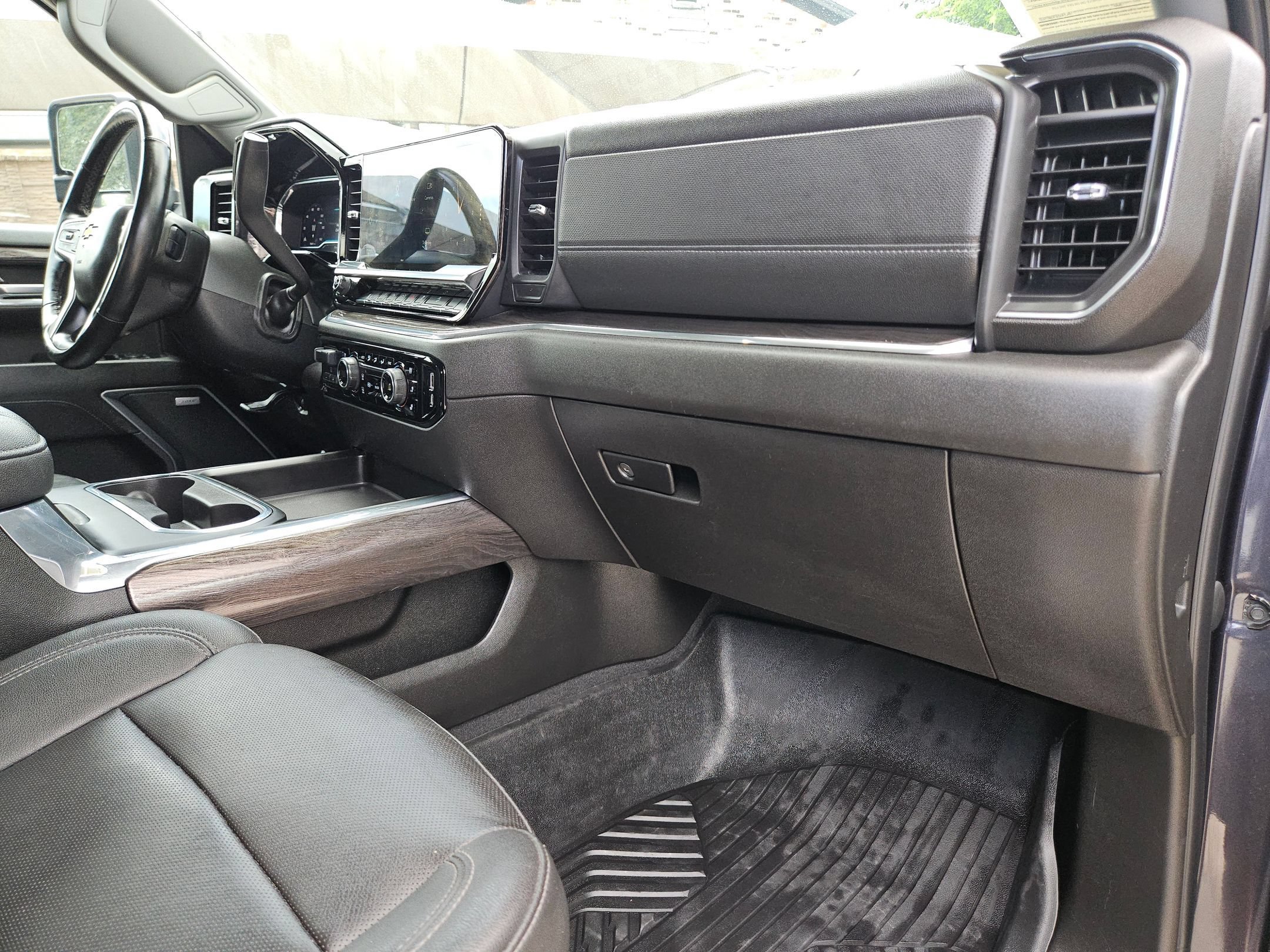 Used 2024 Chevrolet Silverado 2500 LTZ w/ LTZ Plus Package AWD/4WD image 28