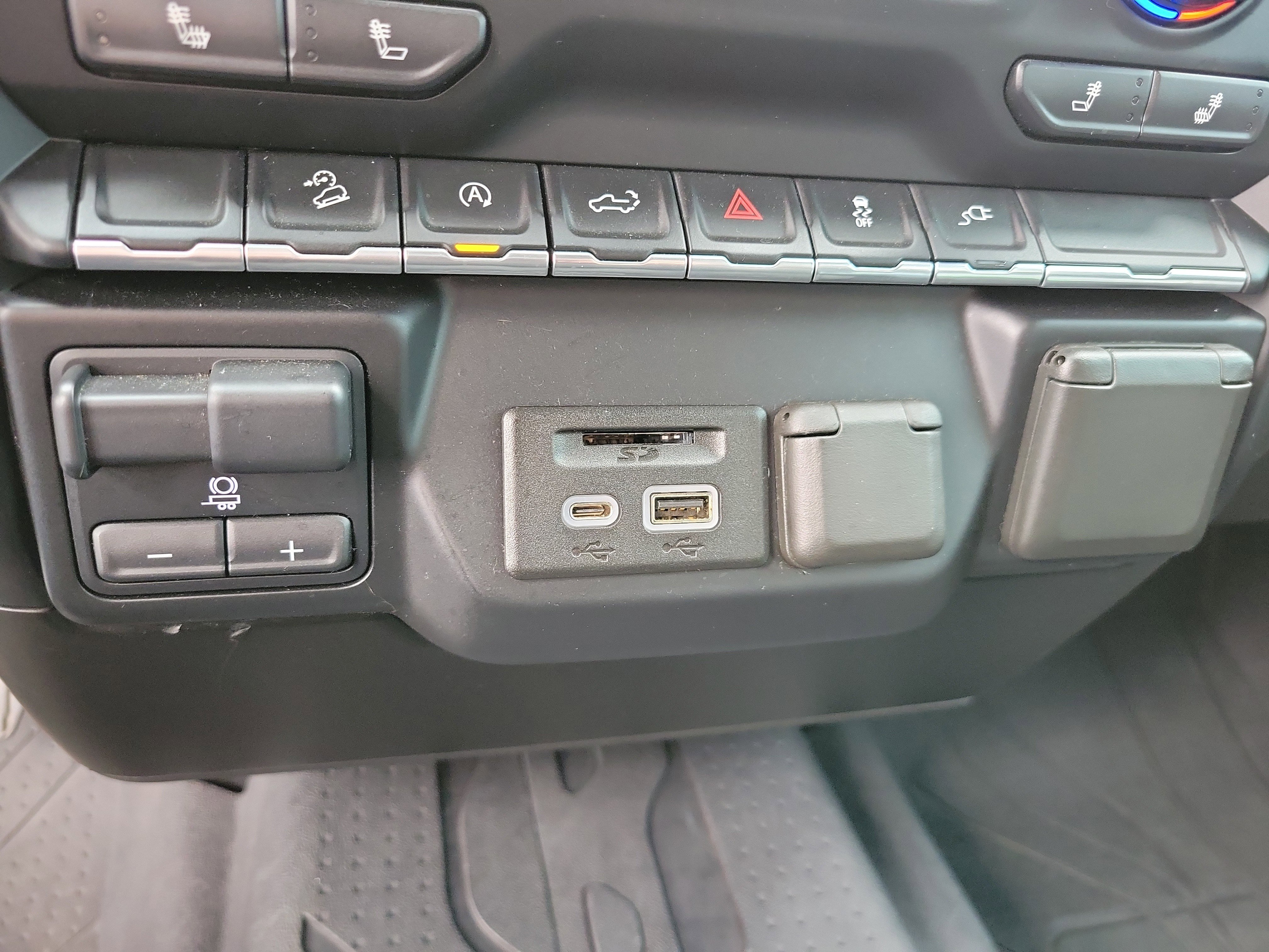 Used 2019 Chevrolet Silverado 1500 LT w/ All-Star Edition image 17