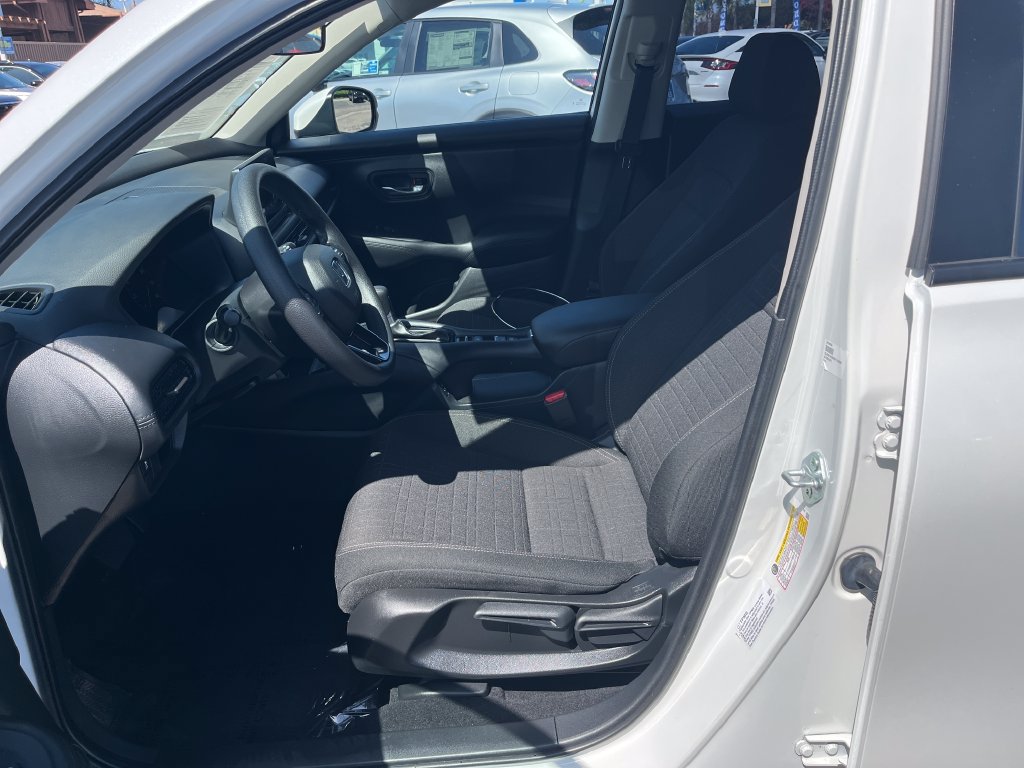 Certified 2024 Honda HR-V LX image 9