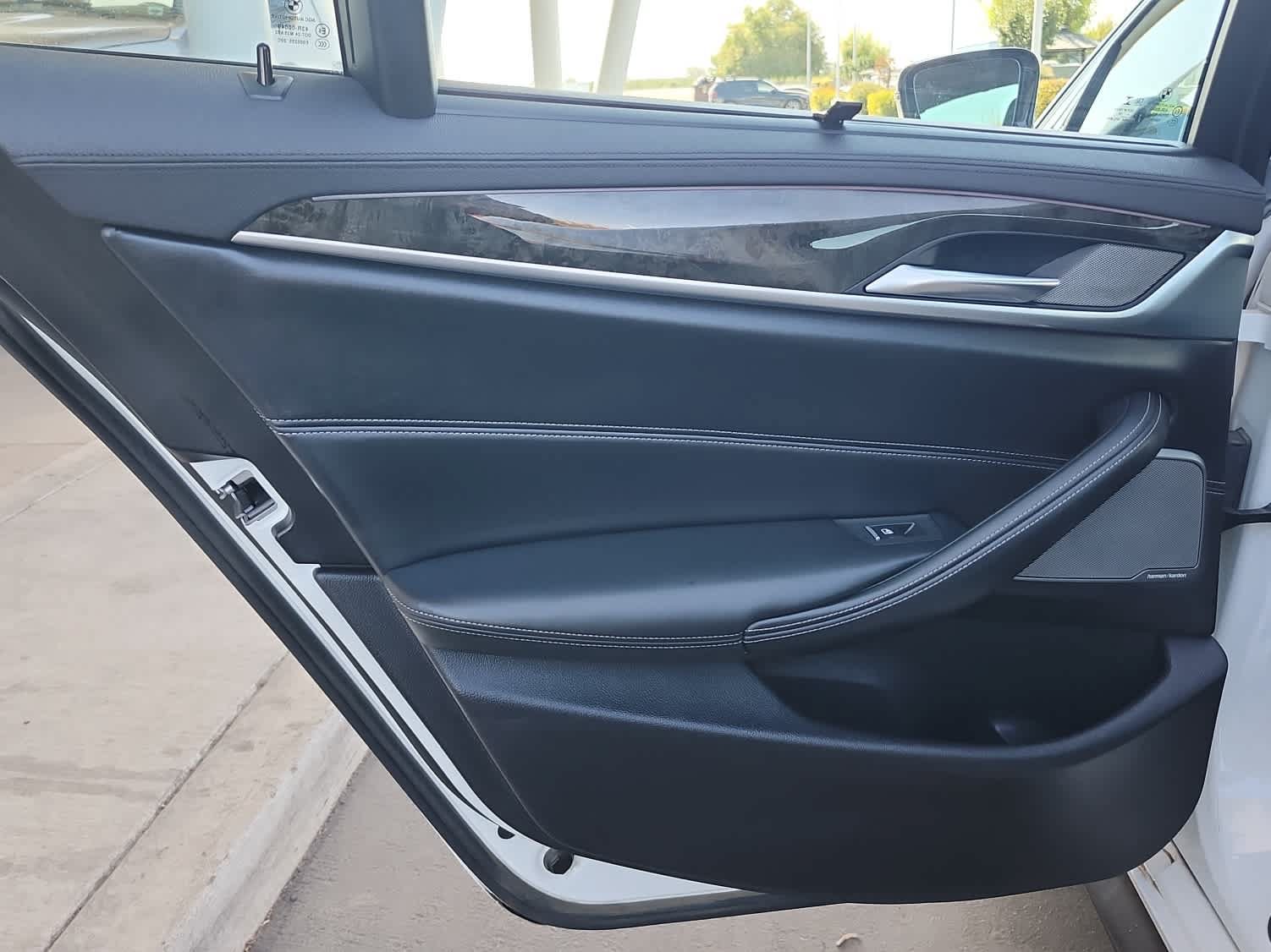 Used 2020 BMW M550i xDrive AWD/4WD image 13