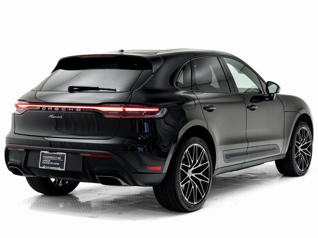 Certified 2025 Porsche Macan image 35