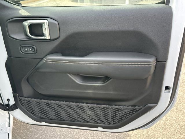 Certified 2025 Jeep Wrangler Unlimited Sahara w/ Safety Group image 17