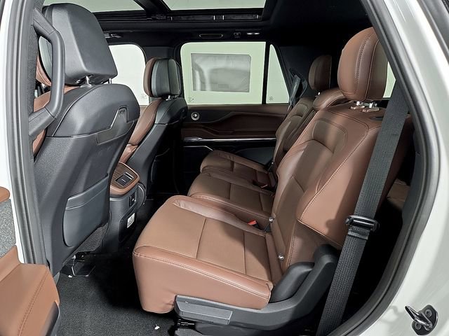 New 2026 Lincoln Navigator Reserve image 10