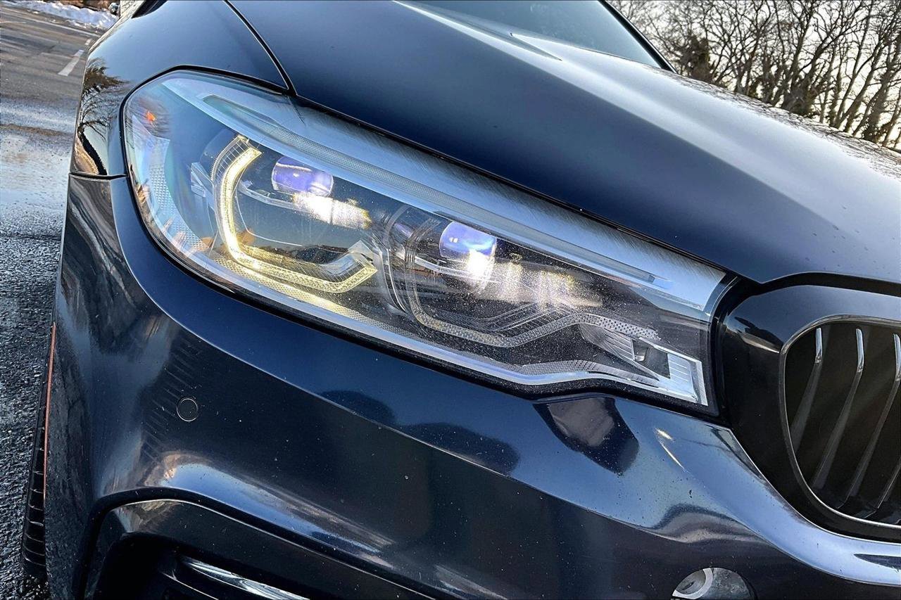 Used 2018 BMW 540i xDrive 540i xDrive w/ M Sport Package image 32