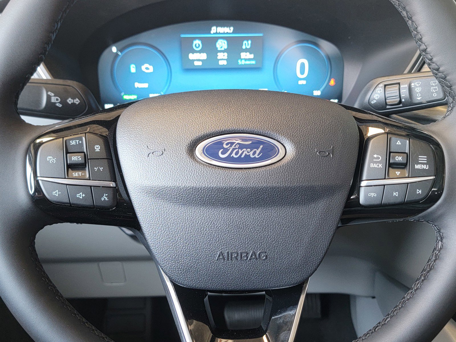 New 2024 Ford Escape SE w/ PHEV Premium Package image 25