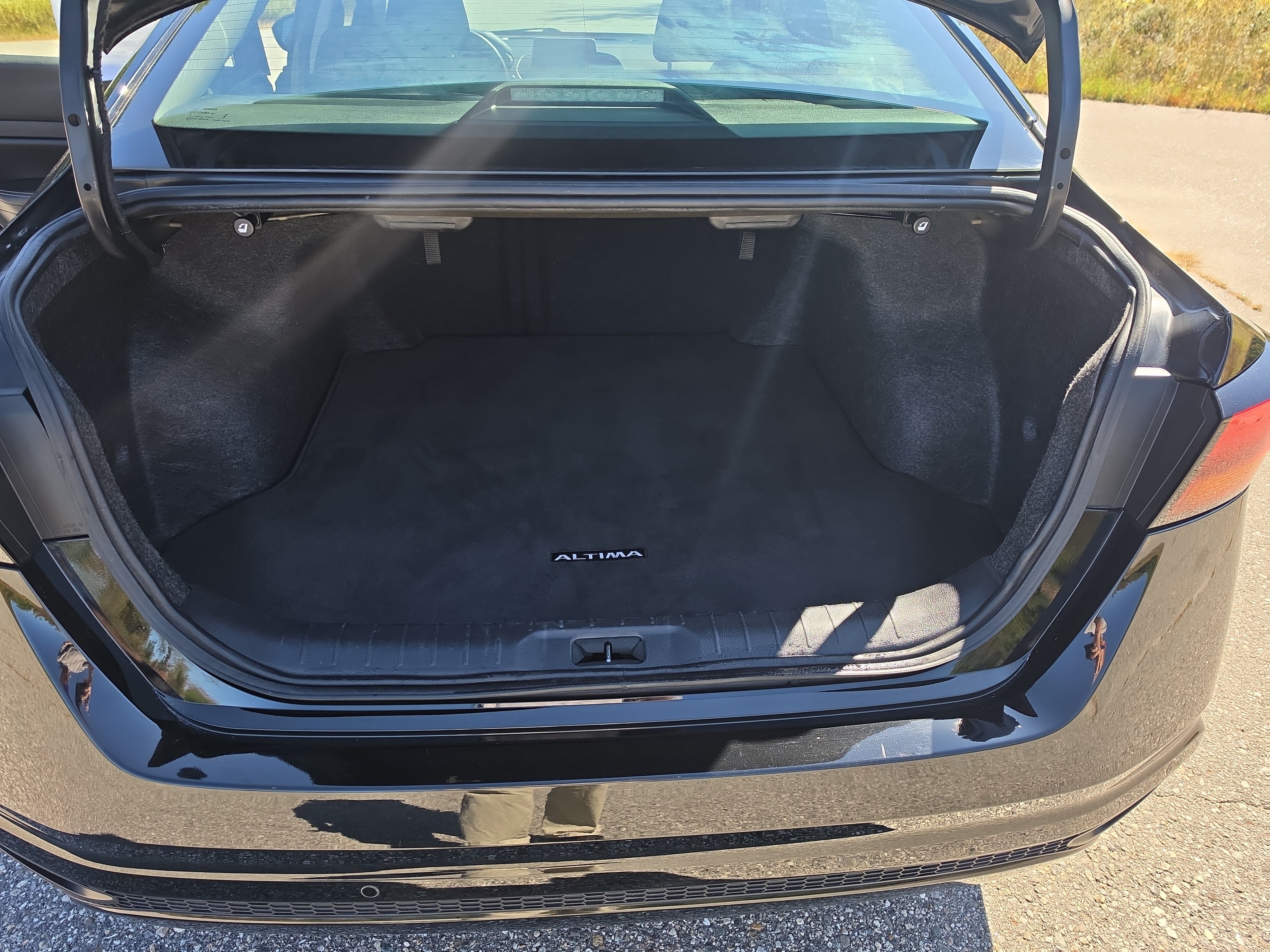 Used 2024 Nissan Altima 2.5 SV FWD image 17