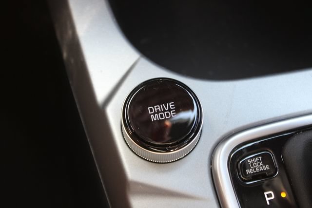 Used 2025 Kia Seltos LX AWD/4WD image 9
