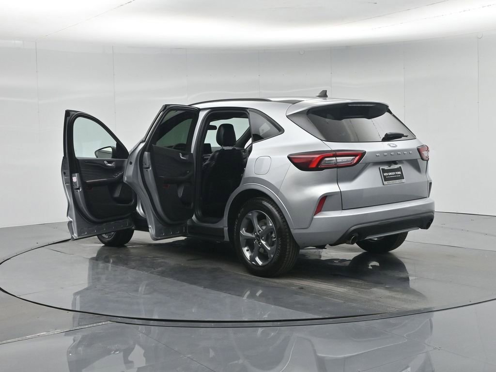 Certified 2024 Ford Escape ST-Line w/ Cold Weather Package image 35