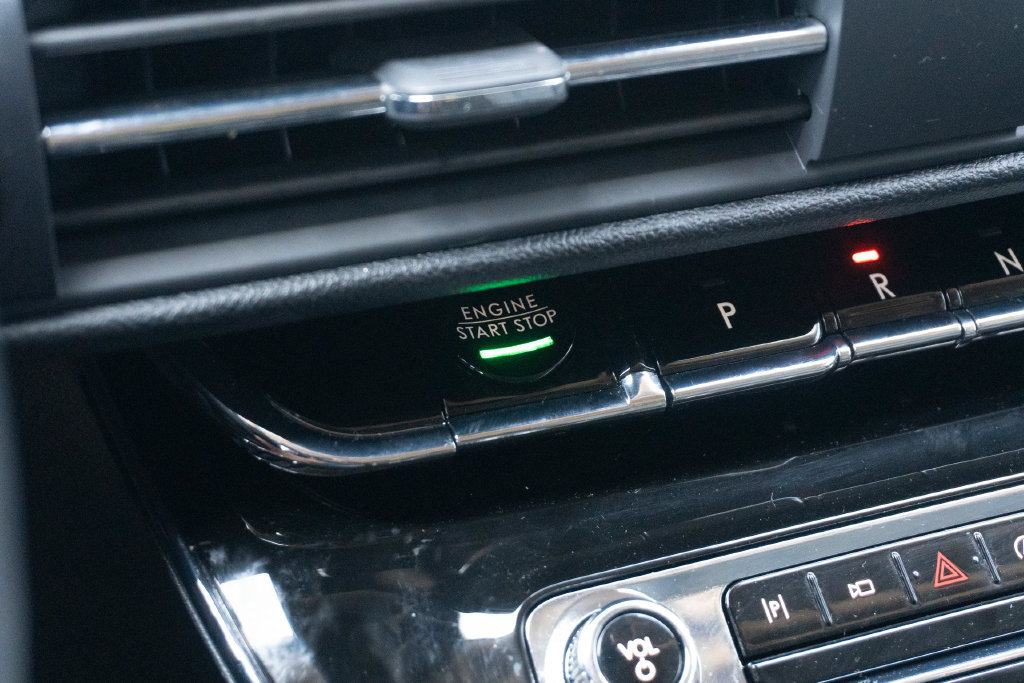 Used 2025 Lincoln Corsair Reserve FWD image 36