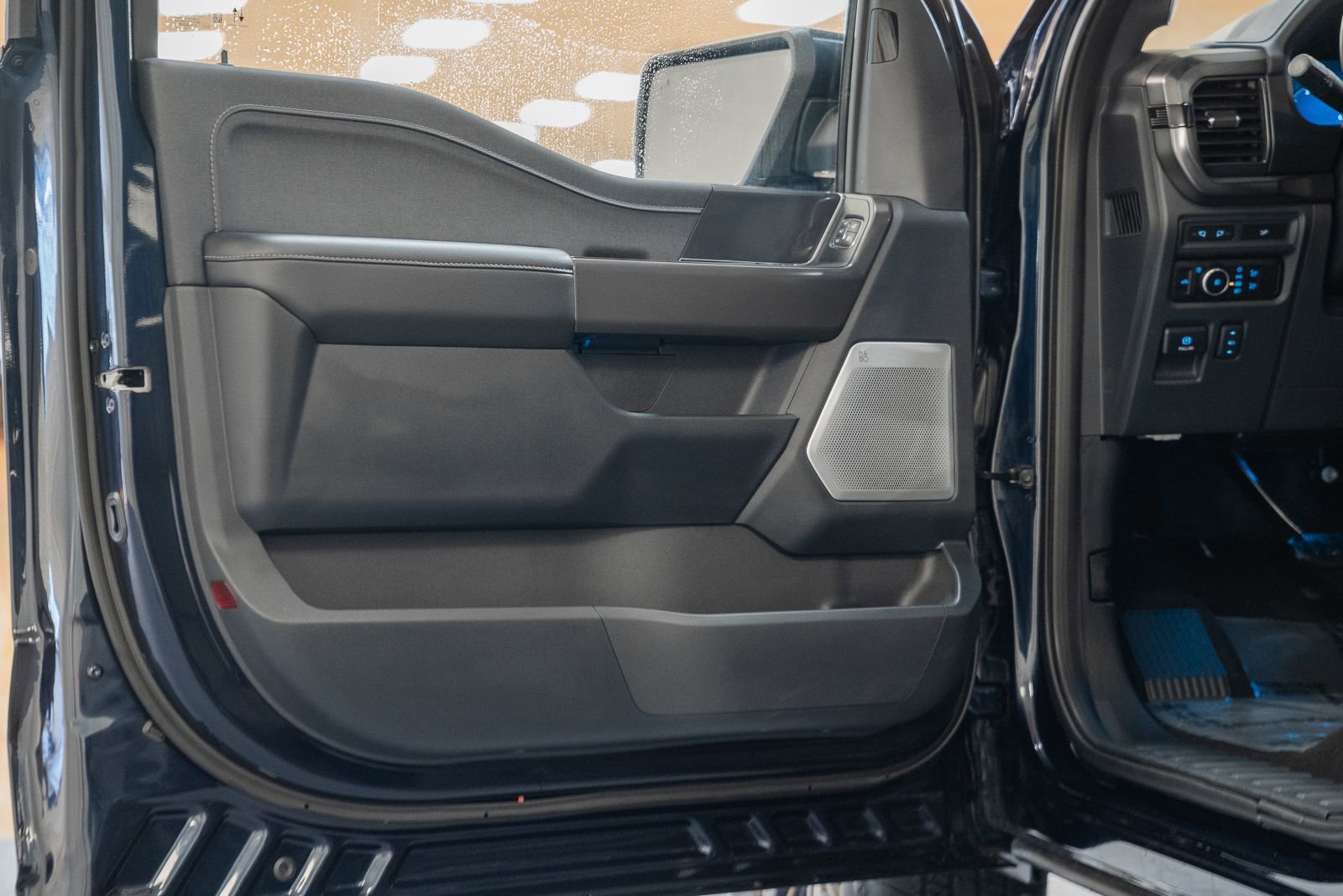 Used 2024 Ford F150 Lariat w/ Equipment Group 502A High image 46