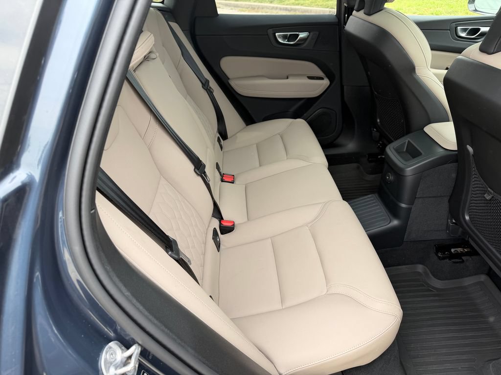 New 2026 Volvo XC60 T8 Plus w/ Protection Package Premier AWD/4WD image 10