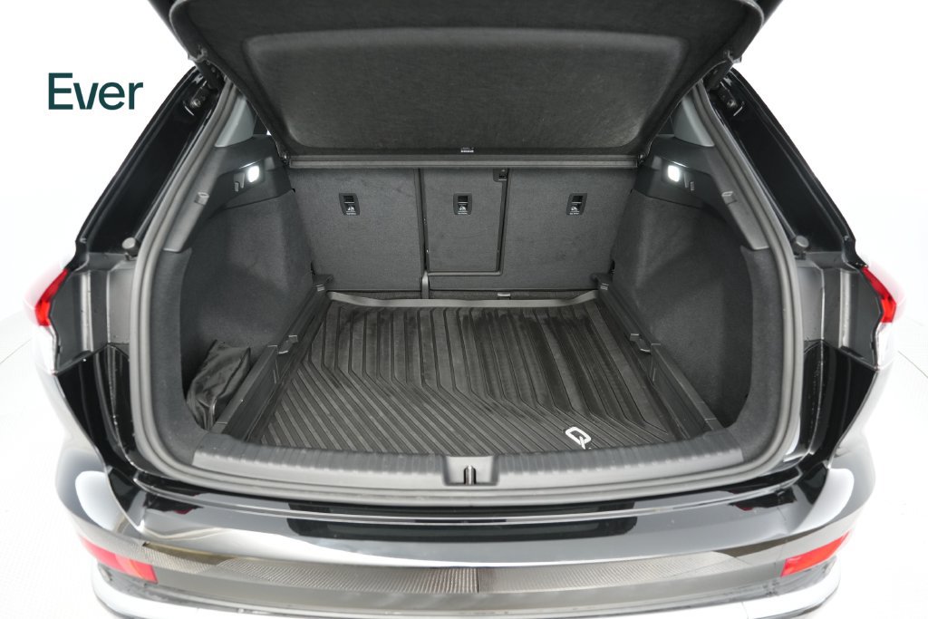 Used 2024 Audi Q4 e-tron Premium Plus w/ Premium Plus AWD/4WD image 8