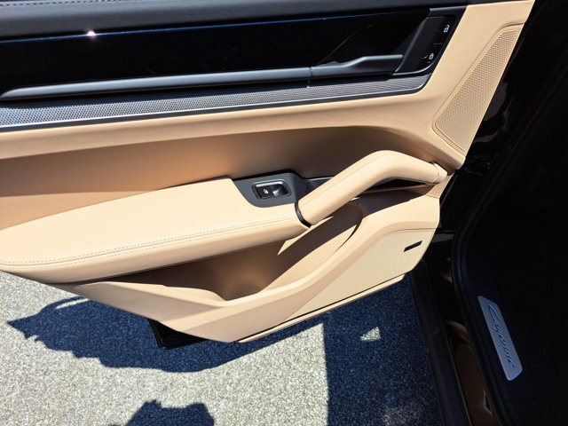 New 2025 Porsche Cayenne S image 21