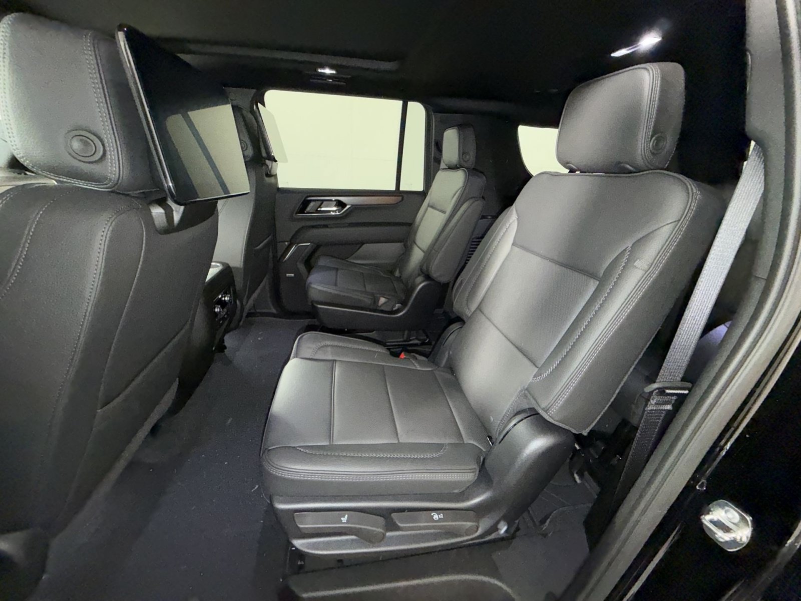 New 2026 GMC Yukon XL Denali w/ Denali Reserve Package AWD/4WD image 25