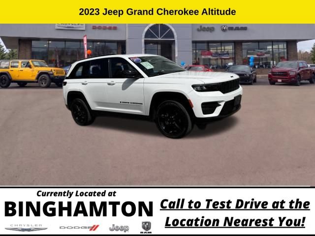 Used 2023 Jeep Grand Cherokee Altitude AWD/4WD image 1