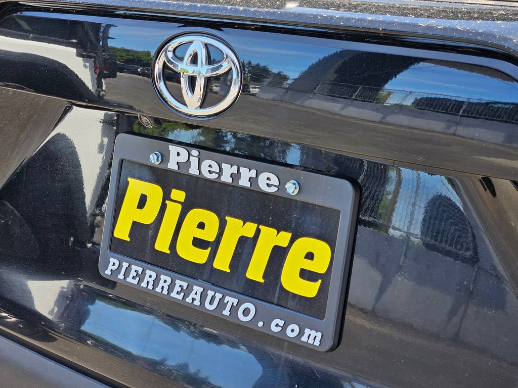 Used 2025 Toyota RAV4 XLE AWD/4WD image 5