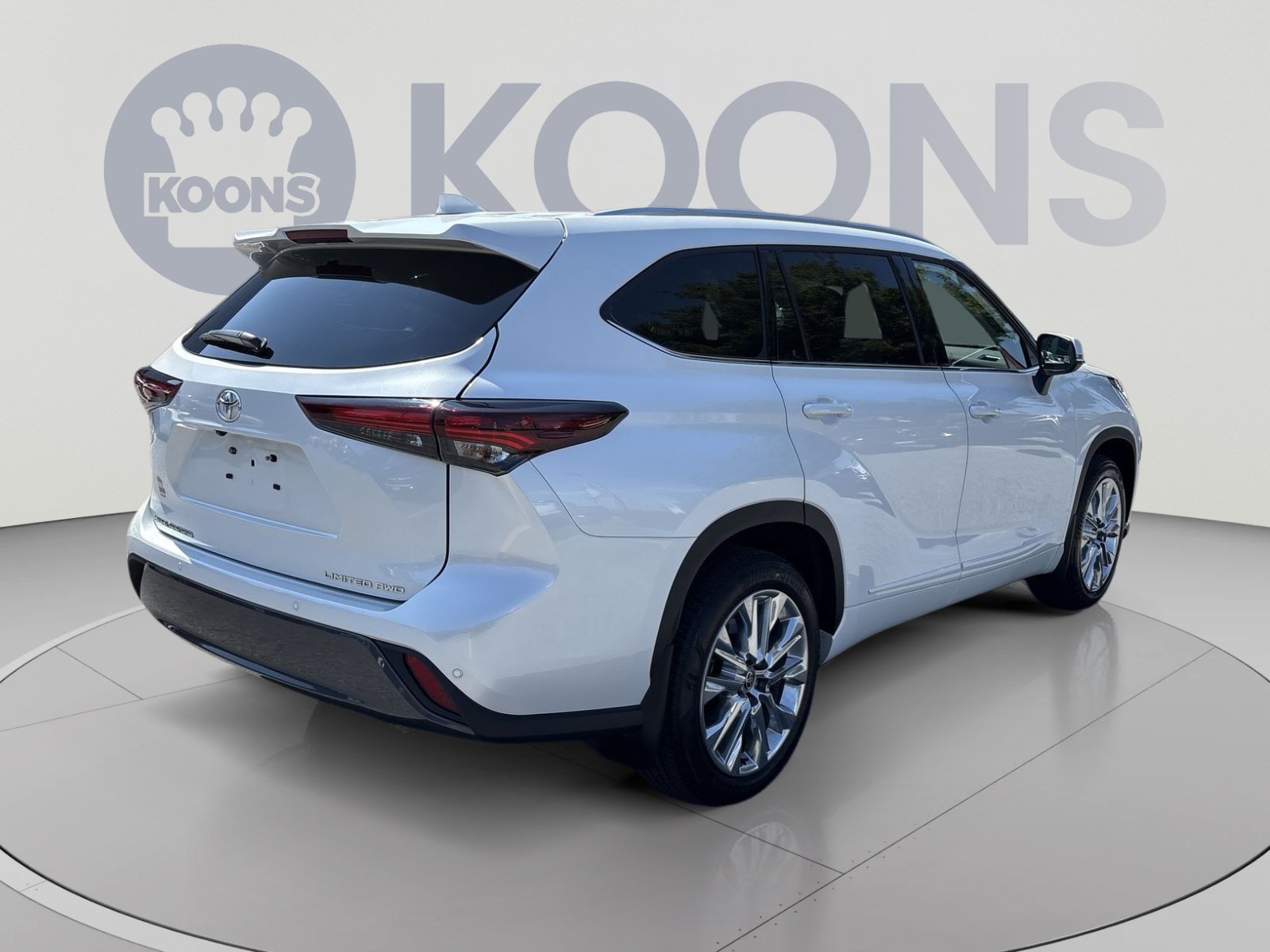 Used 2025 Toyota Highlander Limited AWD/4WD image 7