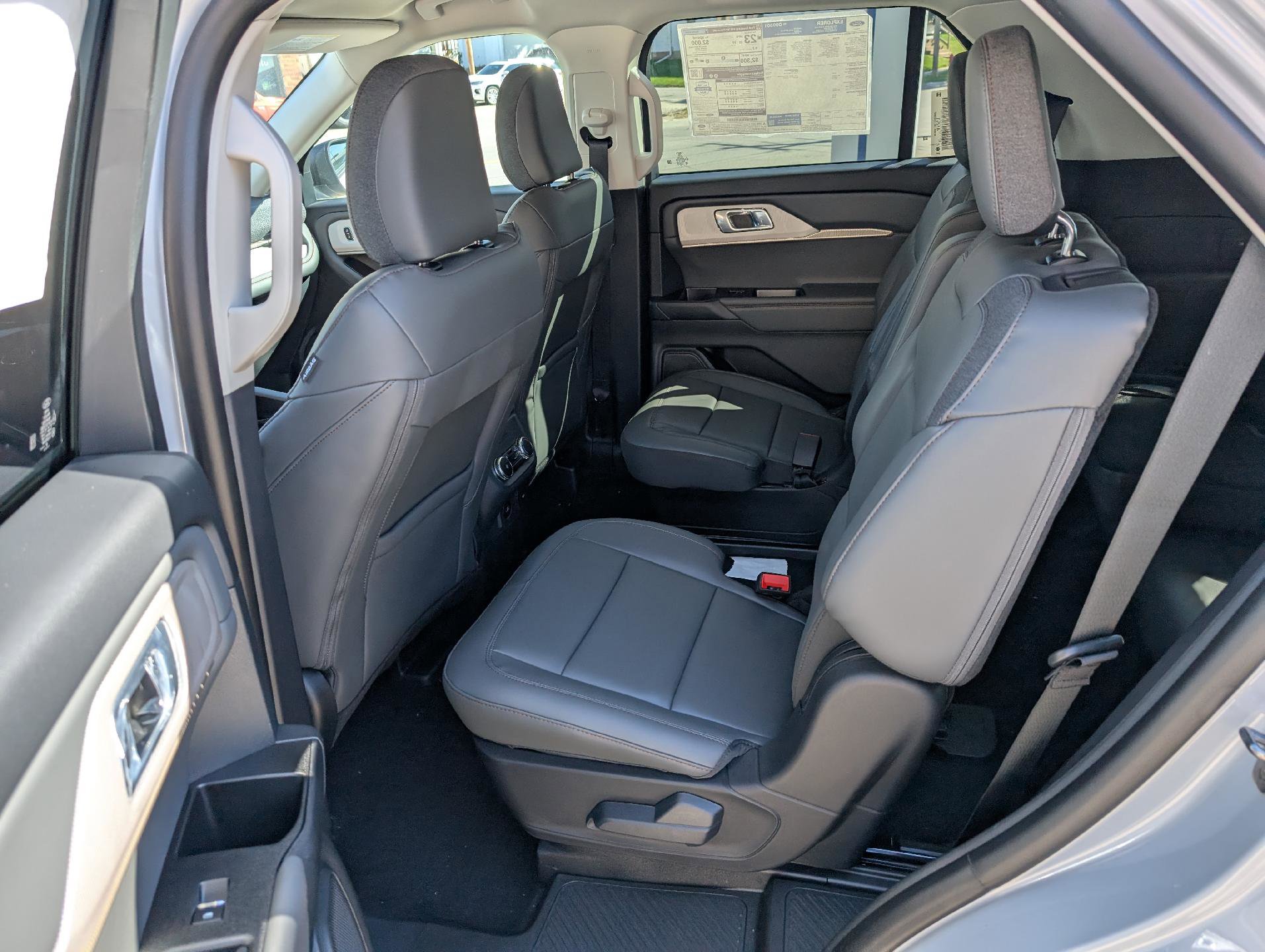 New 2025 Ford Explorer Active image 13