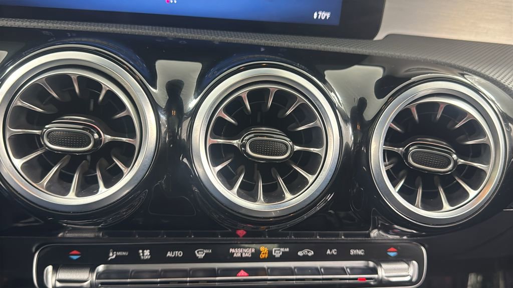 Used 2025 Mercedes-Benz CLA 250 4MATIC image 26