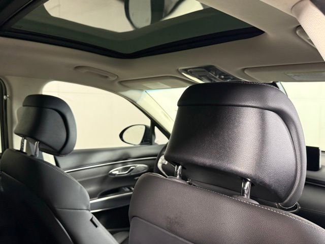 Used 2023 Genesis GV70 2.5T Select w/ Select Package image 28