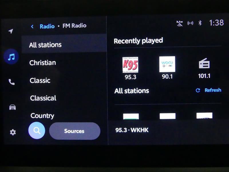 Used 2023 Toyota Prius LE image 11