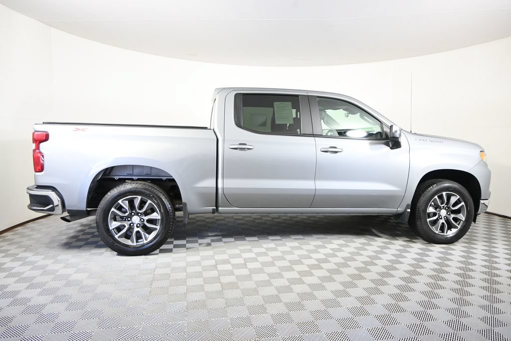 Used 2023 Chevrolet Silverado 1500 LT AWD/4WD image 8