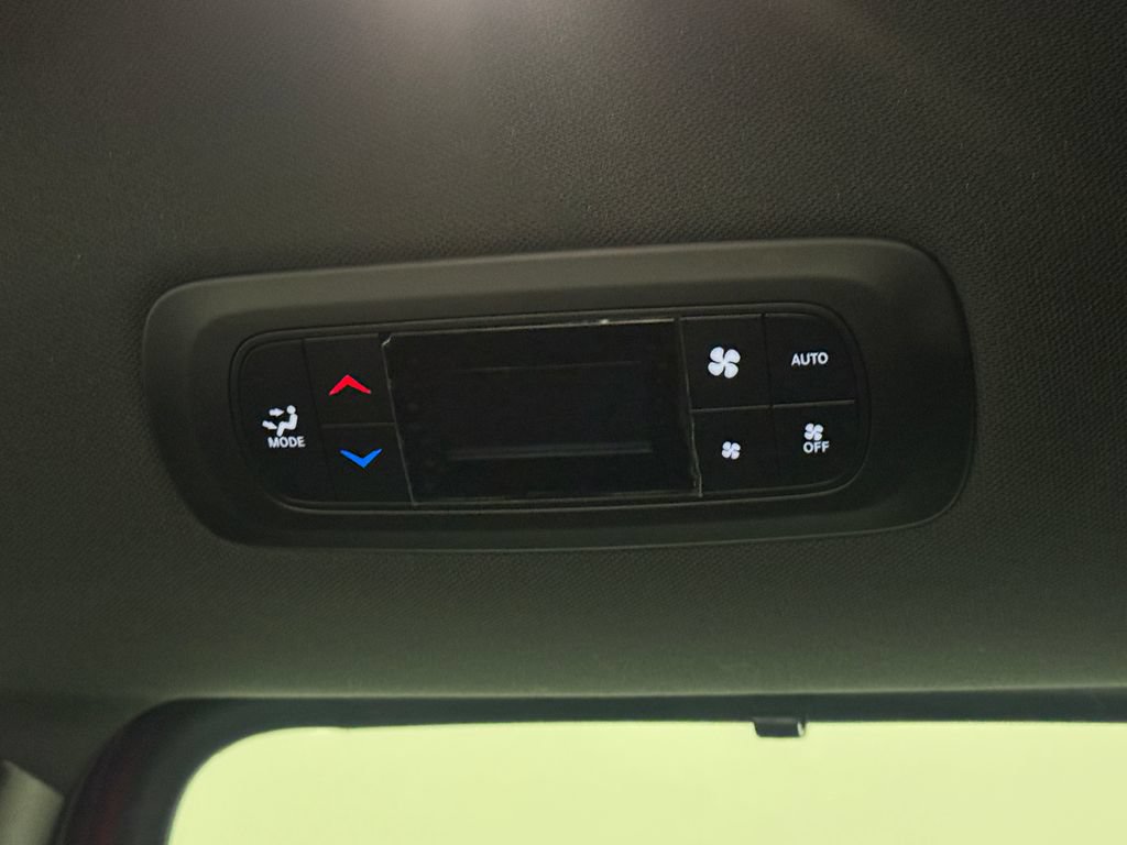 Used 2021 Chrysler Pacifica Touring w/ S Appearance Package FWD image 35