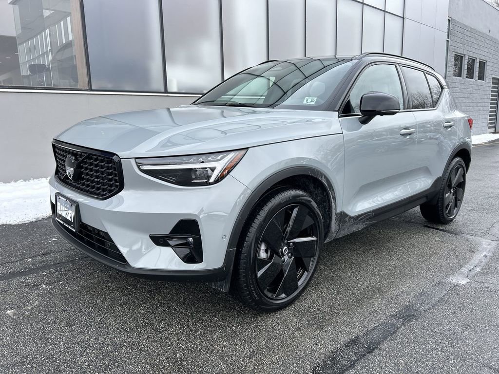 New 2026 Volvo XC40 B5 Ultra AWD/4WD image 4