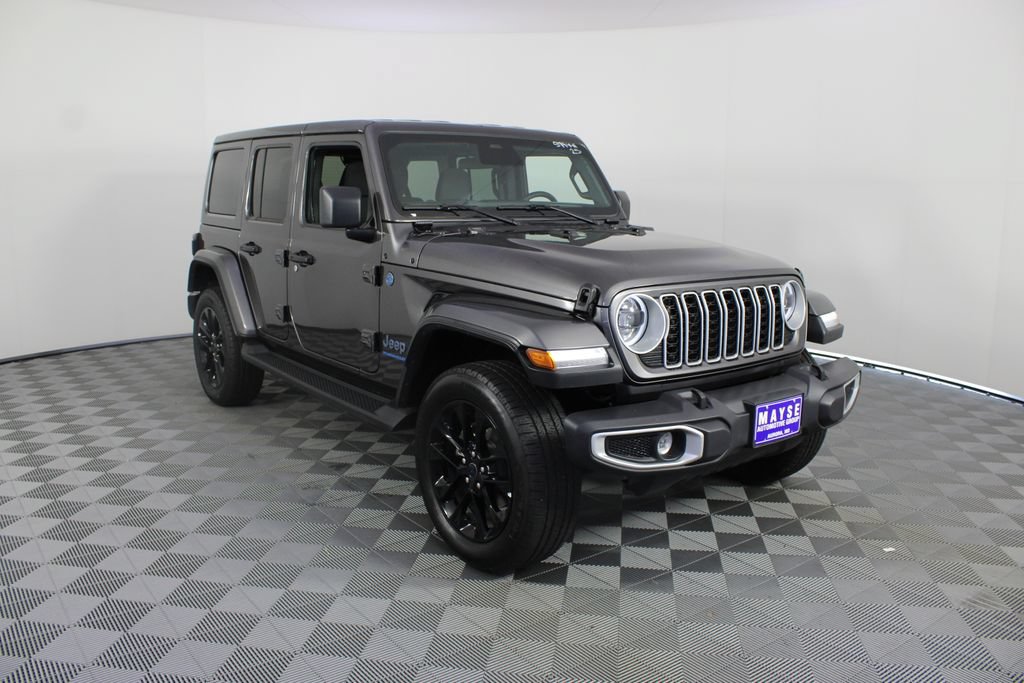 Used 2025 Jeep Wrangler Unlimited Sahara AWD/4WD image 24