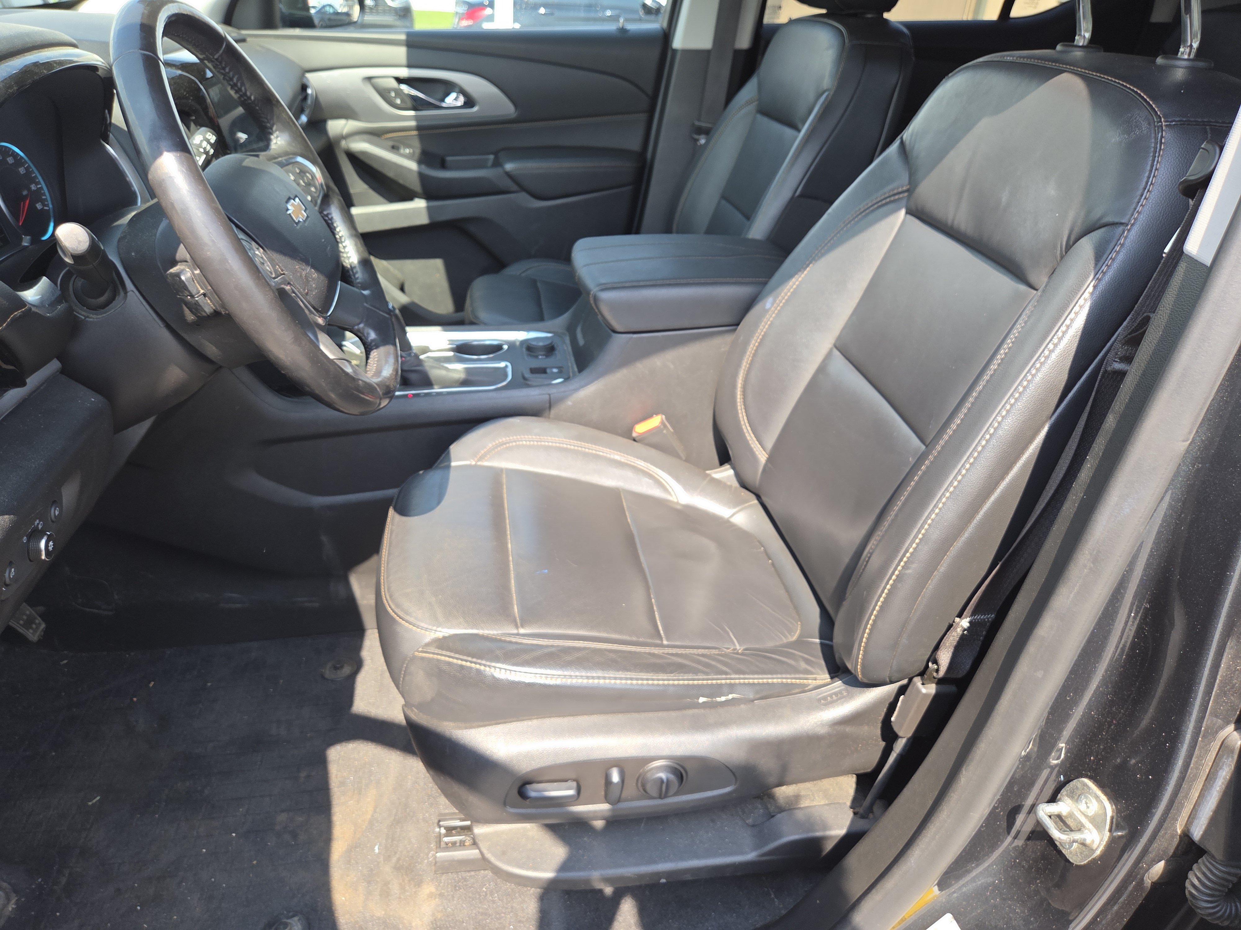 Used 2019 Chevrolet Traverse LT AWD/4WD image 11