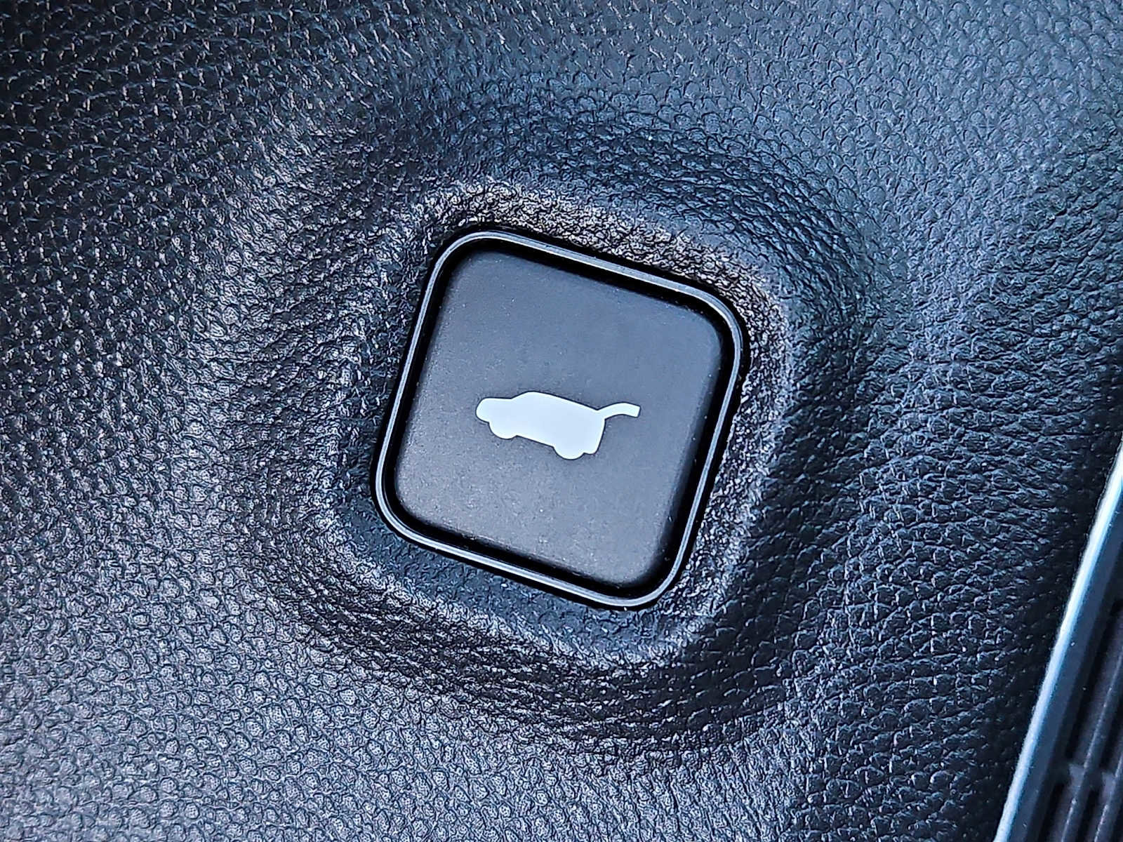 Used 2023 Acura MDX SH-AWD w/ Technology Package image 29