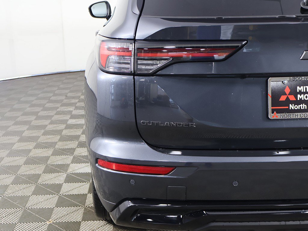 New 2026 Mitsubishi Outlander LE FWD image 17