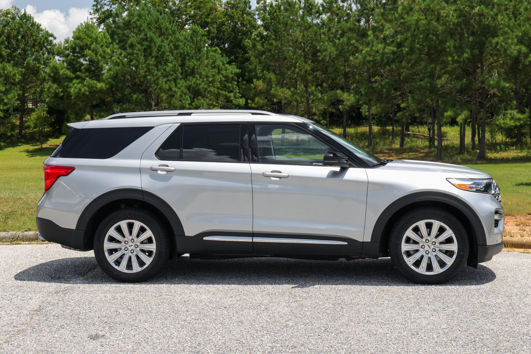 Used 2023 Ford Explorer Limited w/ Equipment Group 301A RWD image 7