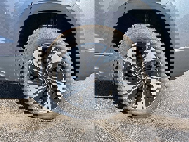 New 2025 Volkswagen Taos SE image 18