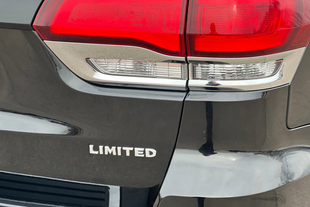Used 2022 Jeep Grand Cherokee Limited w/ Trailer Tow Group IV image 24