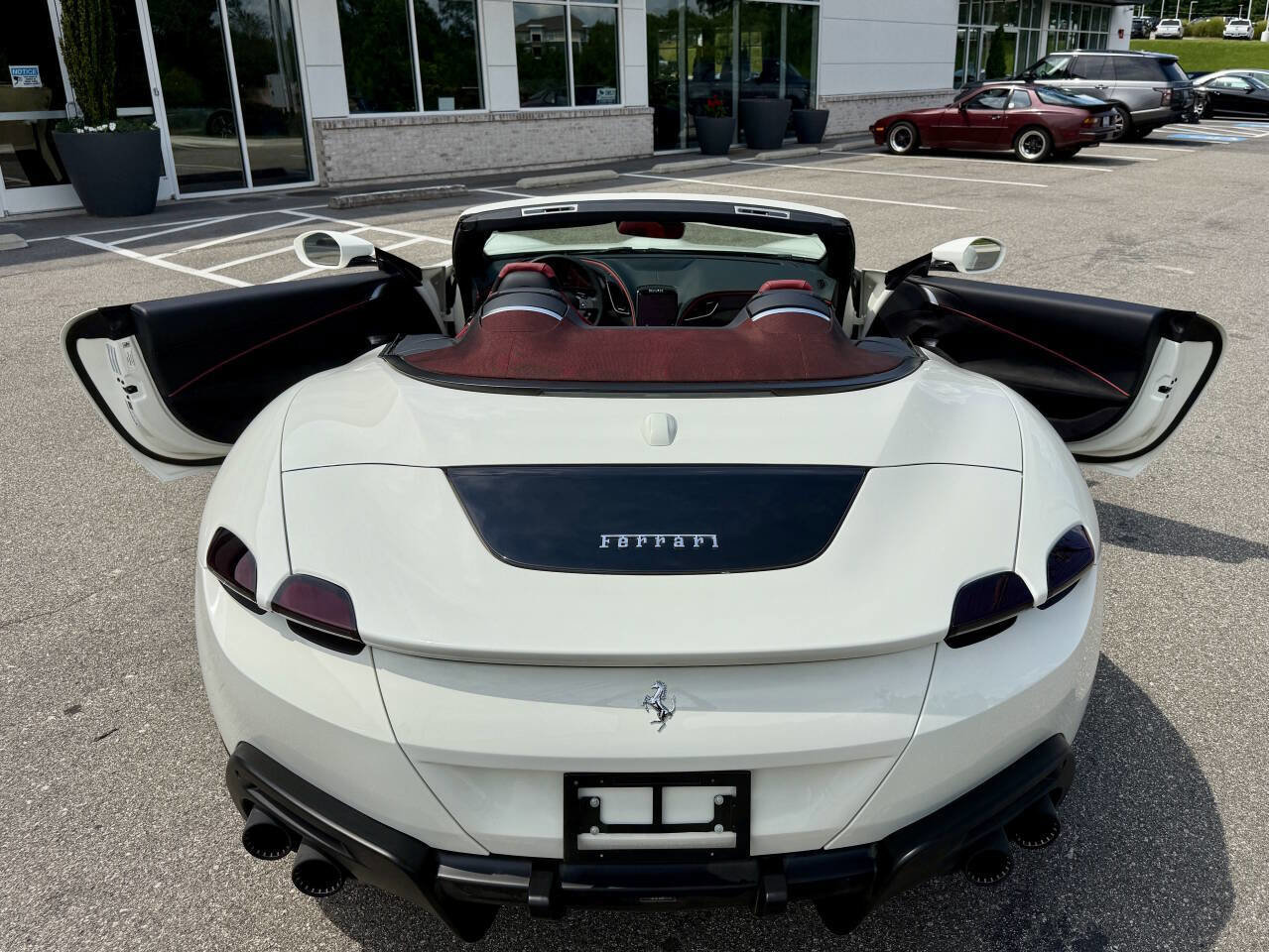 Used 2025 Ferrari Roma Spider image 30