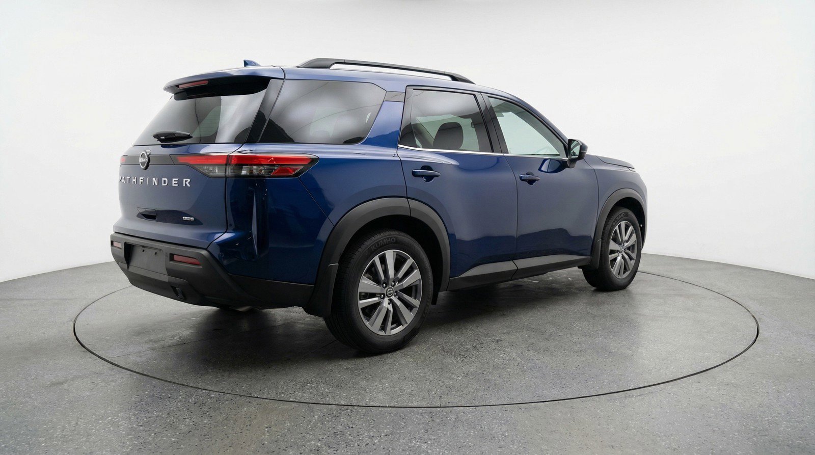 Used 2025 Nissan Pathfinder SV image 9