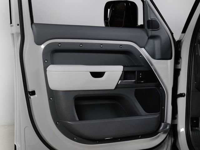 New 2026 Land Rover Defender 110 S AWD/4WD image 25