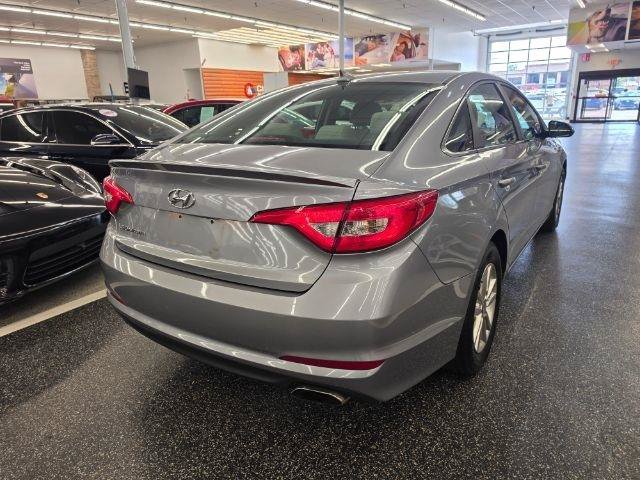 Used 2017 Hyundai Sonata SE FWD image 4