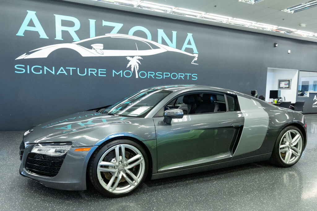 Used 2014 Audi R8 V8 w/ Convenience Package image 1