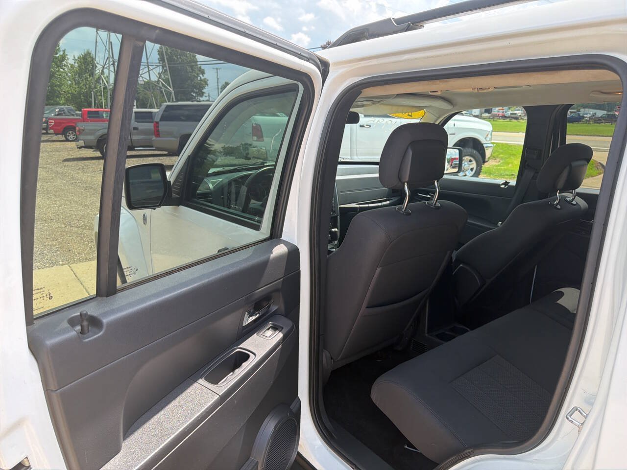 Used 2011 Jeep Liberty Sport w/ Popular Equipment Group AWD/4WD image 13