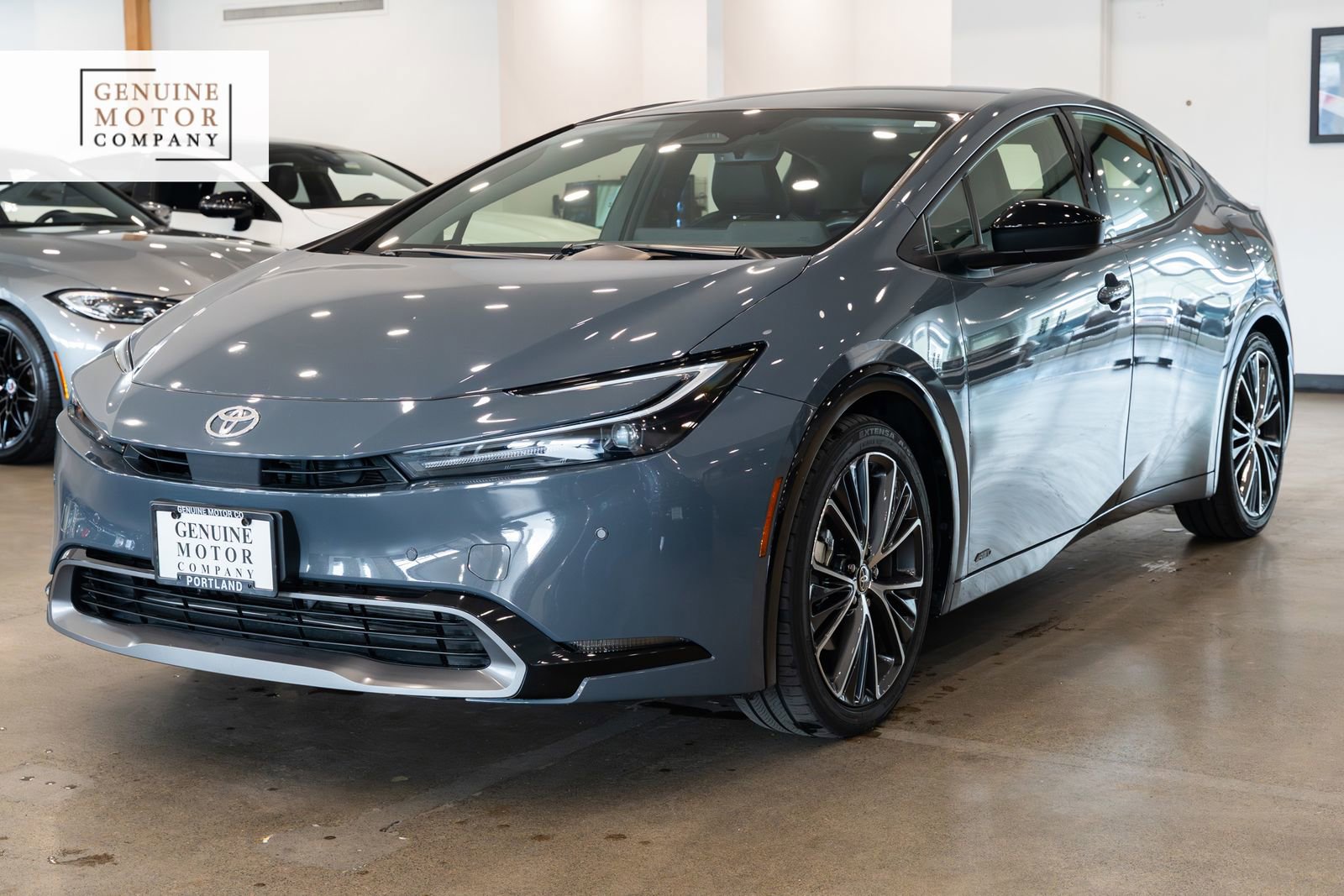 Used 2024 Toyota Prius XLE image 1